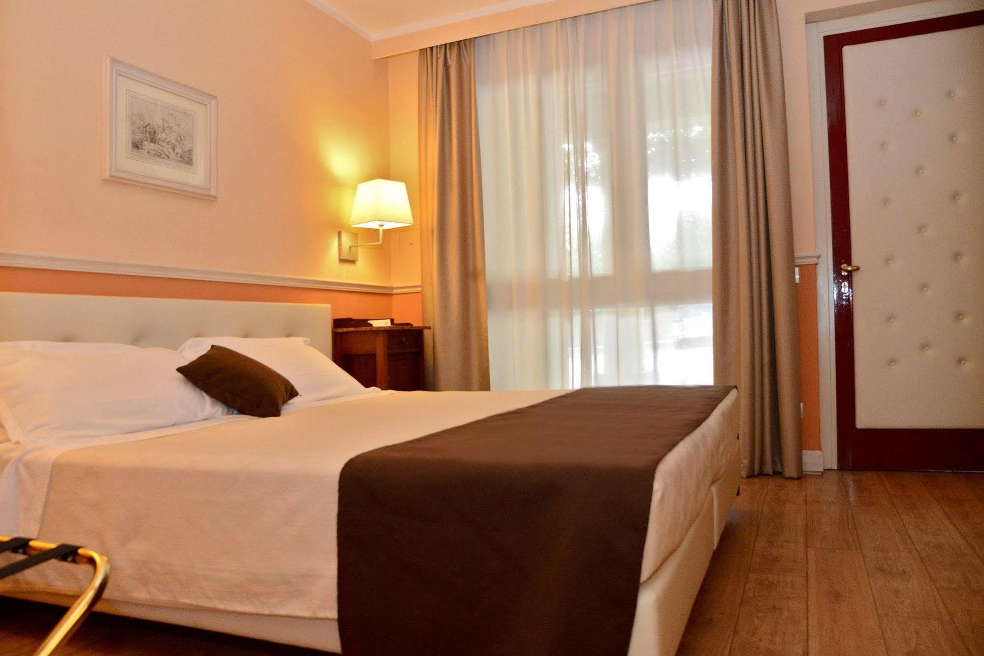 Hotel Ponte Di Rialto Крема Экстерьер фото